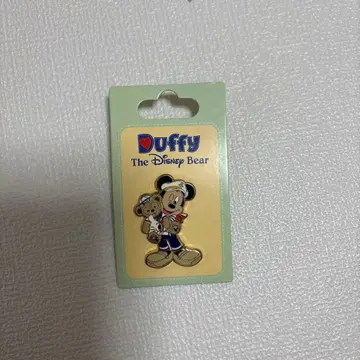 더피 미키 핀배지