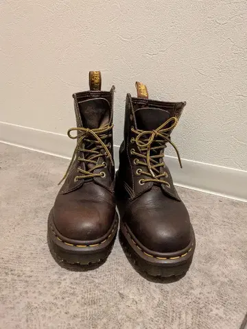 닥터 마틴 브라운 부츠 에어쿠션 밑창