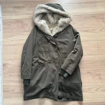 LEPSIM 올리브색 퍼 달린 모즈 코트 퍼 달린