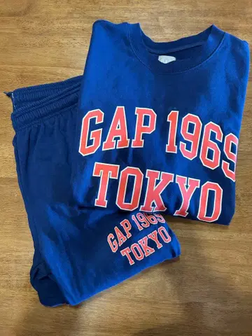 GAP 1969 TOKYO 트레이닝복 맨투맨