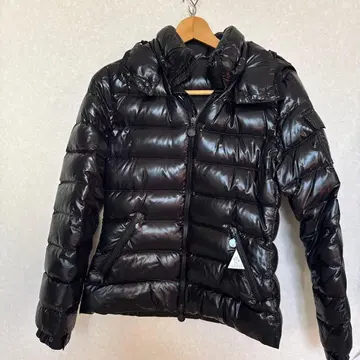 MONCLER 블랙 다운 자켓 후드 부착