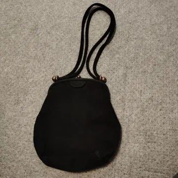 블랙 원형 백 내 포켓 부착