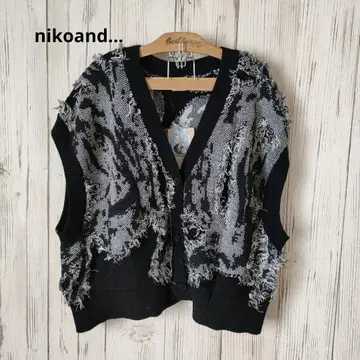 택 포함 새상품 nikoand - 자카드 버튼 베스트