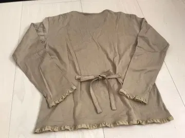 미사용에 가까운 카네코 이사오 프릴 뒷 리본 묶음 티셔츠 황토색 계열