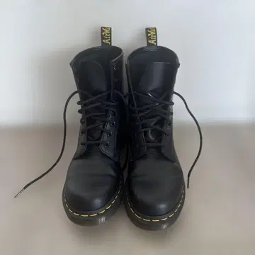 [새상품급 중고] 닥터마틴 8홀 UK6 11821