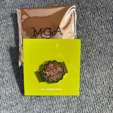 MGA Mrs. GREEN APPLE 핀 배지