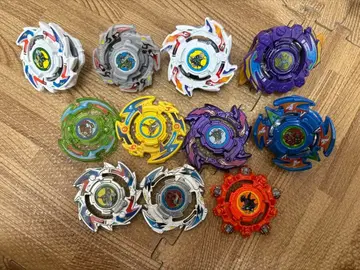 [ 베이블레이드 버스트 ] 폭전 슈트 베이블레이드 세트