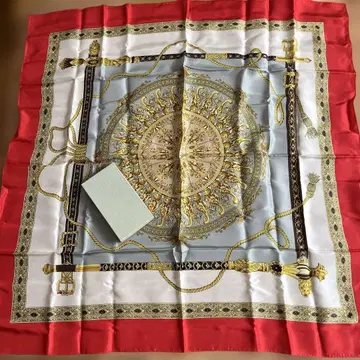 Ungaro 실크 스카프 빈티지 박스 있음