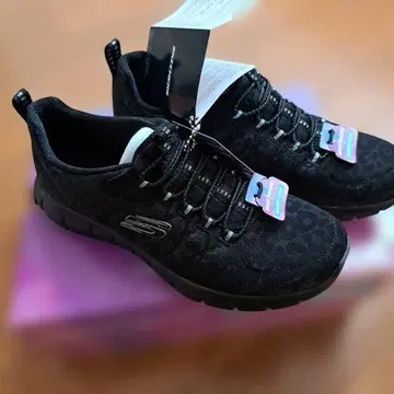 SKECHERS 메모리폼 블랙 스니커즈 23.5 새상품