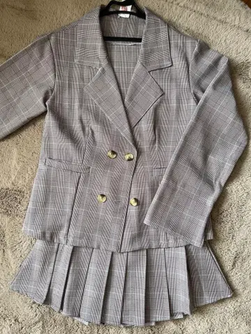 그레이 계열 체크 스커트 셋업