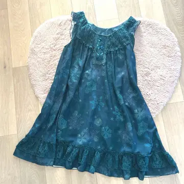 엑시즈팜 눈꽃 패턴 슬리브리스 원피스 클래시컬 페미닌 고급