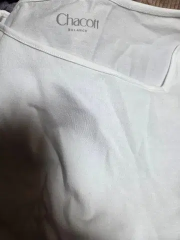 Chacott 화이트 긴팔 T셔츠