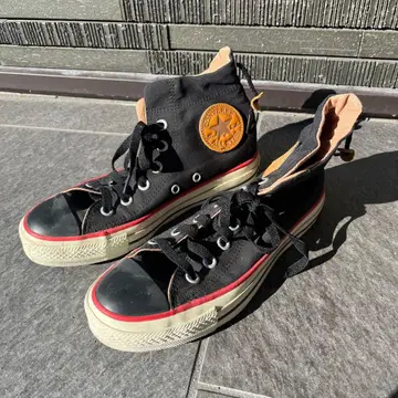 컨버스 블랙 하이컷 스니커즈