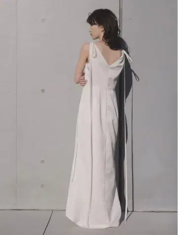 Kaene 새틴 리본 드레스 화이트 웨딩 드레스 V넥 화이트 드레스