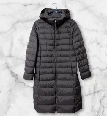 UNIQLO 울트라 라이트 다운 후디드 코트 블랙 M 사이즈