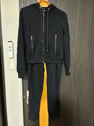 Armani Exchange 블랙 셋업