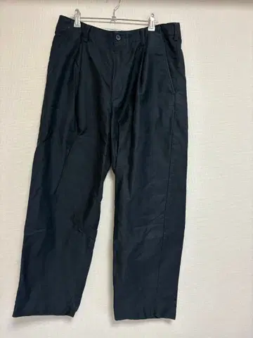 유니클로 JW ANDERSON 턱 와이드 팬츠