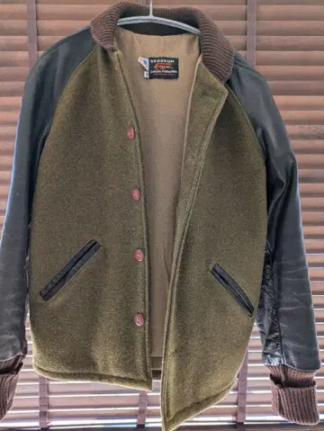 SKOOKUM 바시티 자켓 올리브 그린