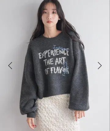 LOWRYSFARM 숏 로고 니트 풀오버 LS