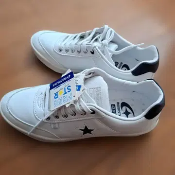 화이트 스타 로고 스니커즈 문스타 미사용 새상품
