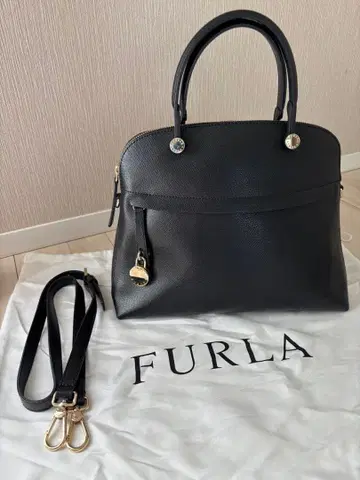 훌라 파이퍼 블랙