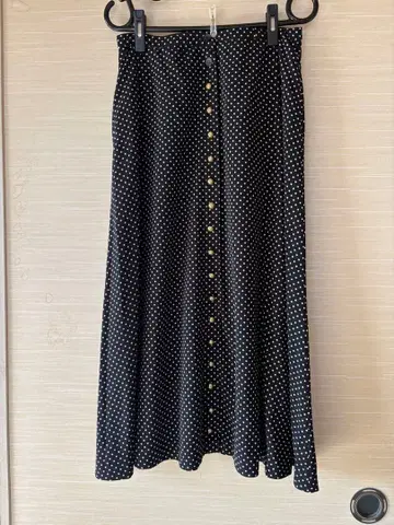 INGEBORG 블랙 도트 무늬 플레어 스커트