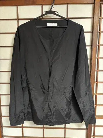 CONTEMPORARY LONDON 블랙 긴팔 셔츠