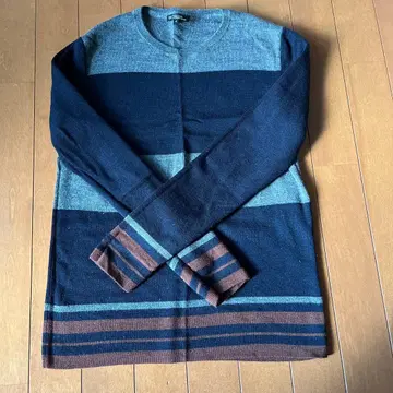 23구 스트라이프 니트 스웨터