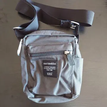 마리메꼬 숄더백 그레이