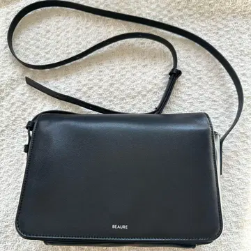 BEAURE 블랙 숄더백