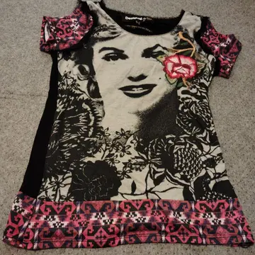 Desigual 반팔 티셔츠 M 31T2L21