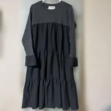 새상품급.Fluid. 풀루이드 티어드 절개 도킹 원피스