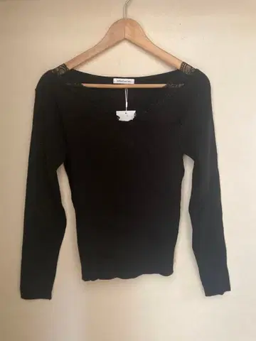 아지메 레이스 넥 리브 니트 풀오버