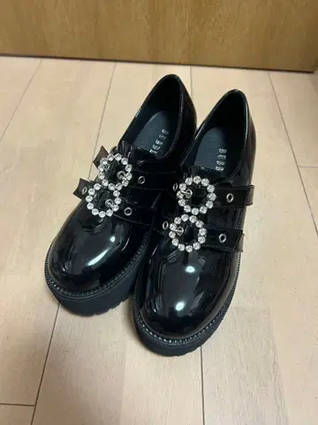 [ 새상품급 ] BUBBLES 더블 버클 신발 37 힐 9.5cm 통굽