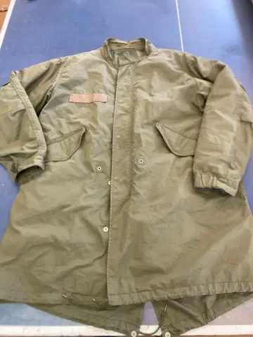 올리브 그린 노카라 모즈 코트