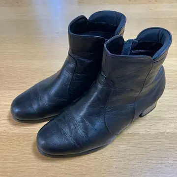 블랙 가죽 숏부츠