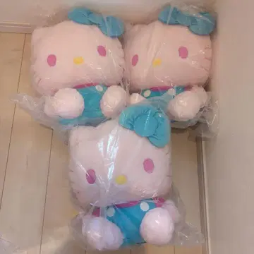 헬로키티 핑크와 하늘색 인형 GJ