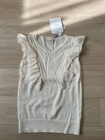 nairo 프릴 슬리브리스 스웨터 M