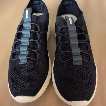 [새상품] MOZ 니트 스니커즈 네이비 23.5cm