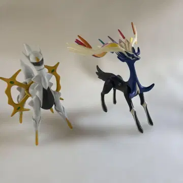 몬코레 아르세우스 제르네아스 피규어 세트입니다.