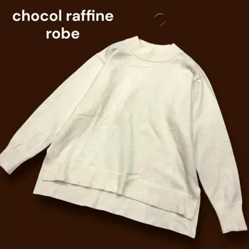 쇼콜라피네 로브 모크넥 니트 스웨터 사이드 슬릿 아이보리