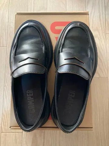 가격 인하! CAMPER 블랙 가죽 로퍼