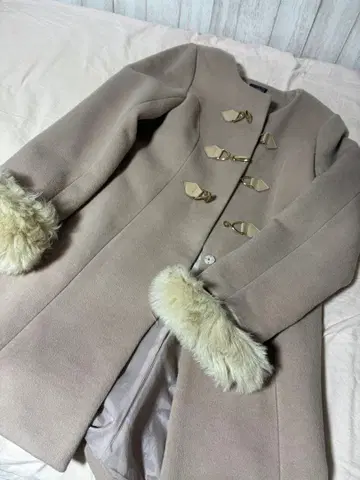 evelyn 베이지 롱 코트 퍼 포함