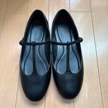 UNIQLO T스트랩 발레 슈즈