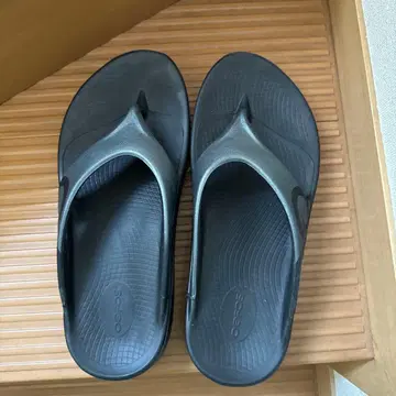 OOFOS 우포스 리커버리 샌들