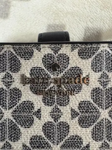 케이트 스페이드 접이식 지갑 화이트/블랙