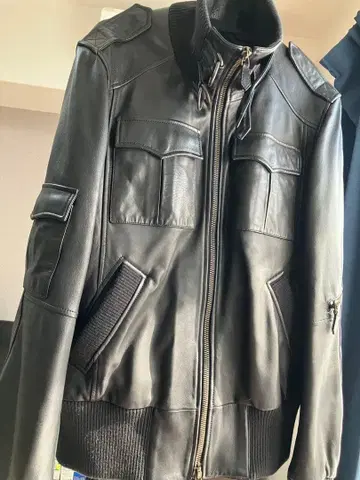 트루사르디 블랙 가죽 자켓 밀리터리 스타일