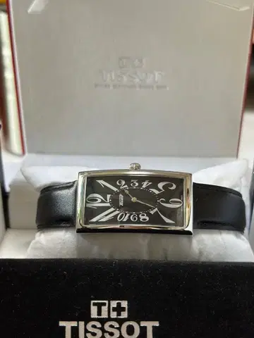 TISSOT 바나나 손목시계: 쿼츠