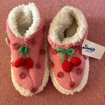 미사용 새상품 체리 키티 니트 룸슈즈