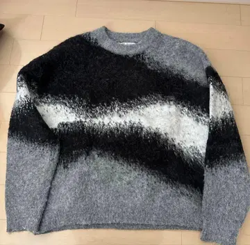 ZARA 보더 무늬 니트 스웨터 L 사이즈